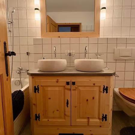 Cosy Apartment, Private Garden With Mountain Views Apartment Laax